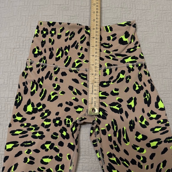 Fabletics x Vanessa Hudgens Define PowerHold Ultra HW Legging Desert Wavy Leo XS - Picture 6 of 10
